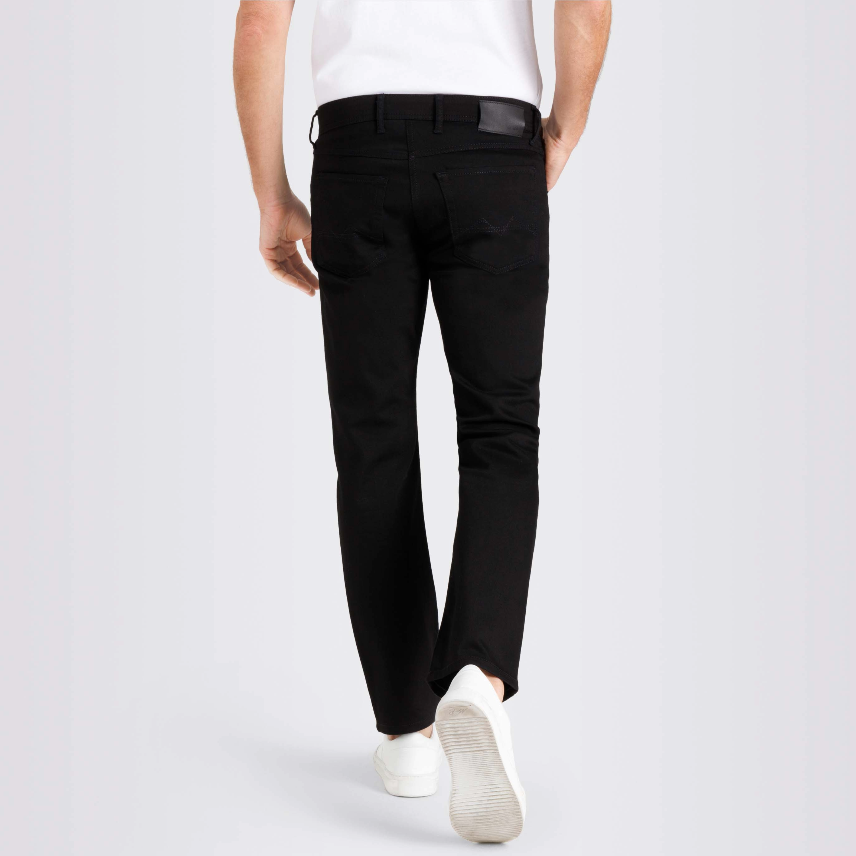 Mac Arne Straight Fit Denim Jeans - Black