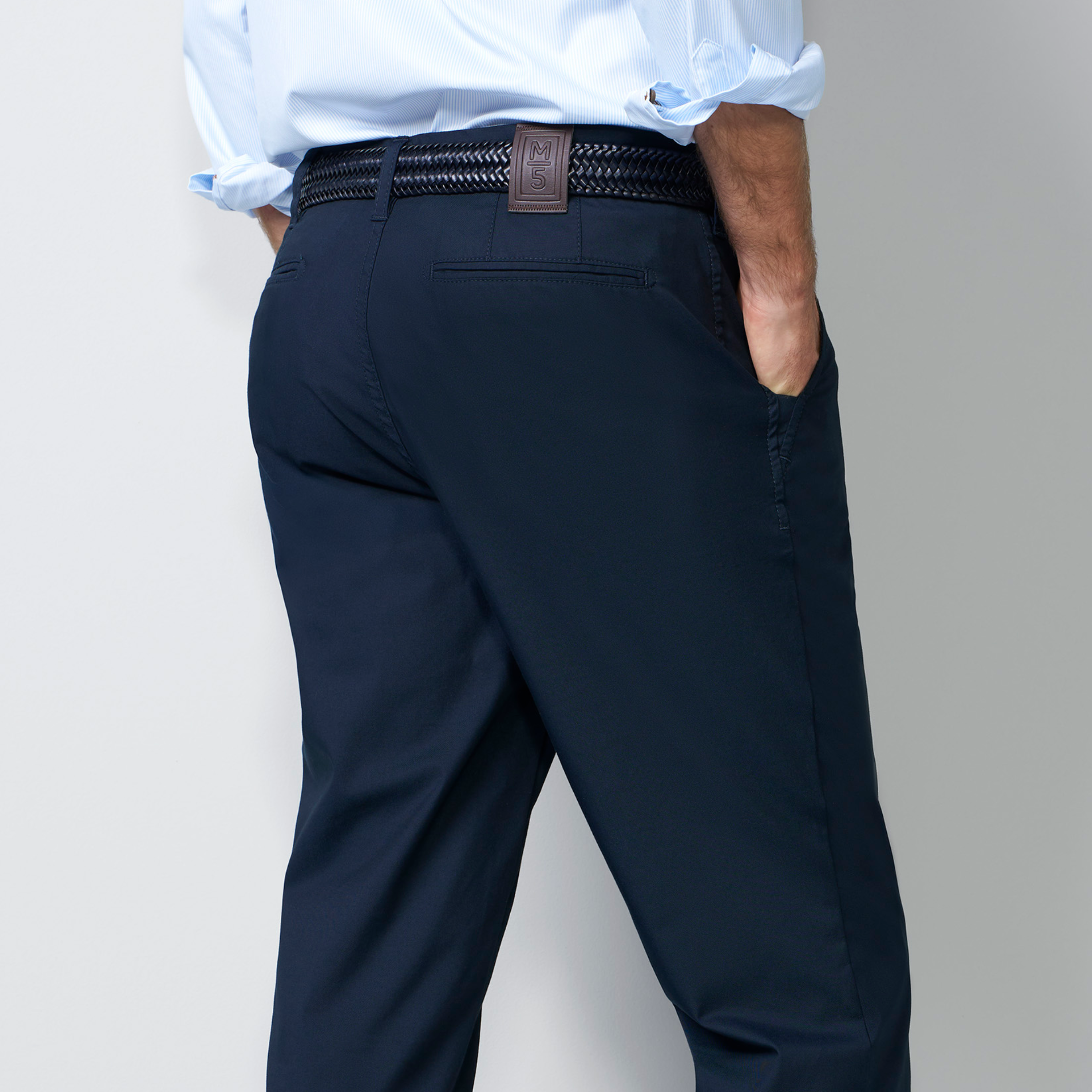 M5 Modern Fit Ultralight Chino - Navy