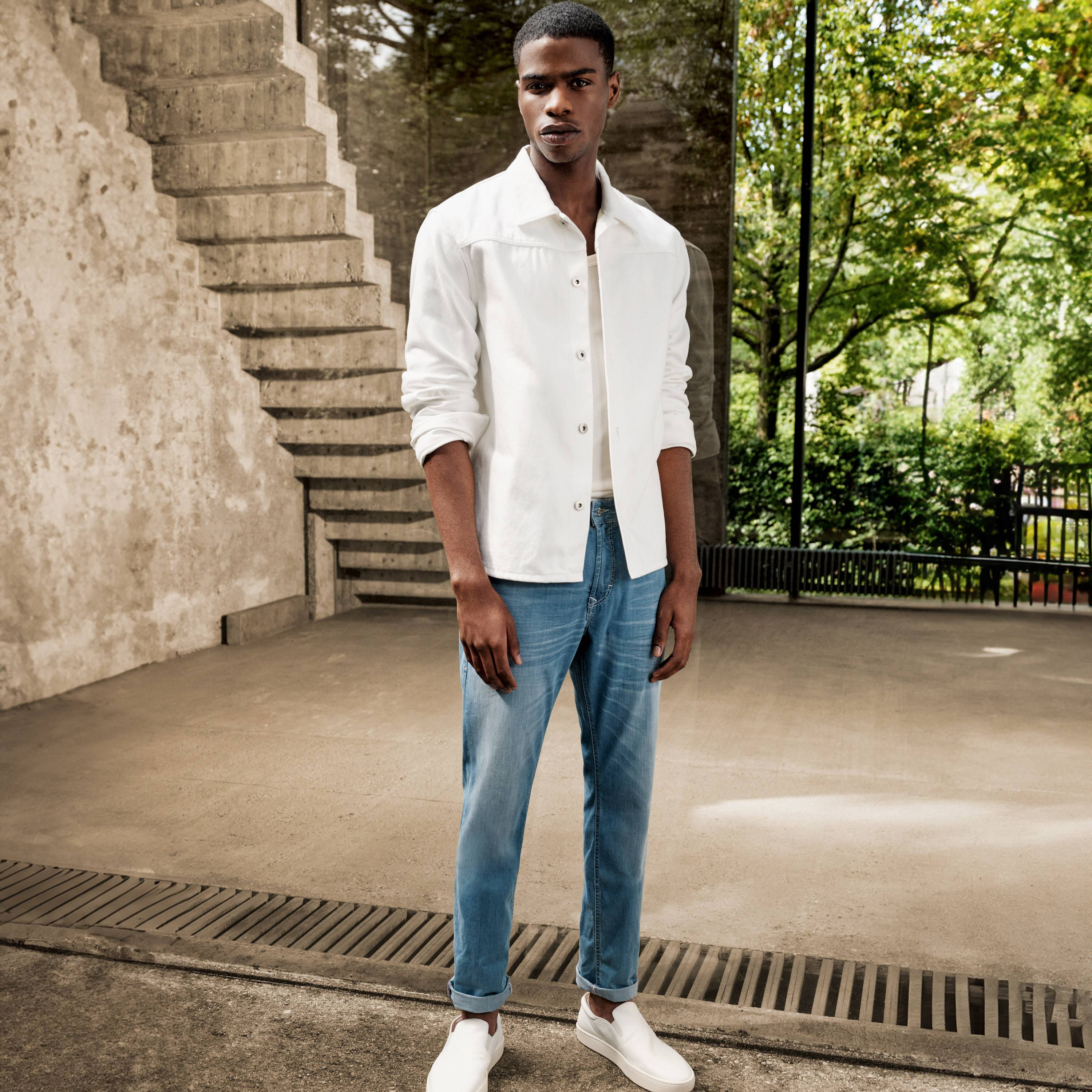 Mac Arne Pipe Light Weight Denim Jeans - Light Blue Authentic