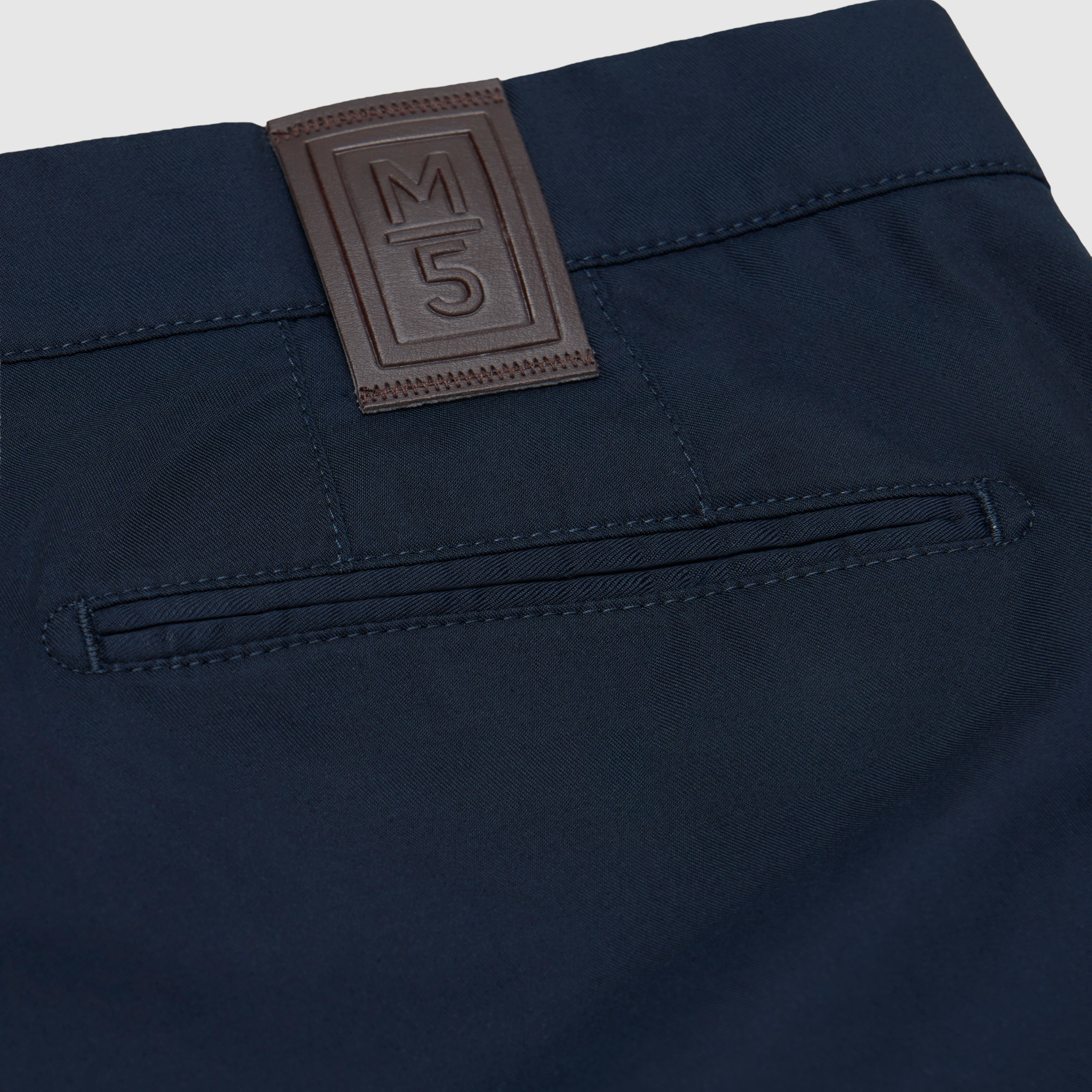 M5 Modern Fit Ultralight Chino - Navy
