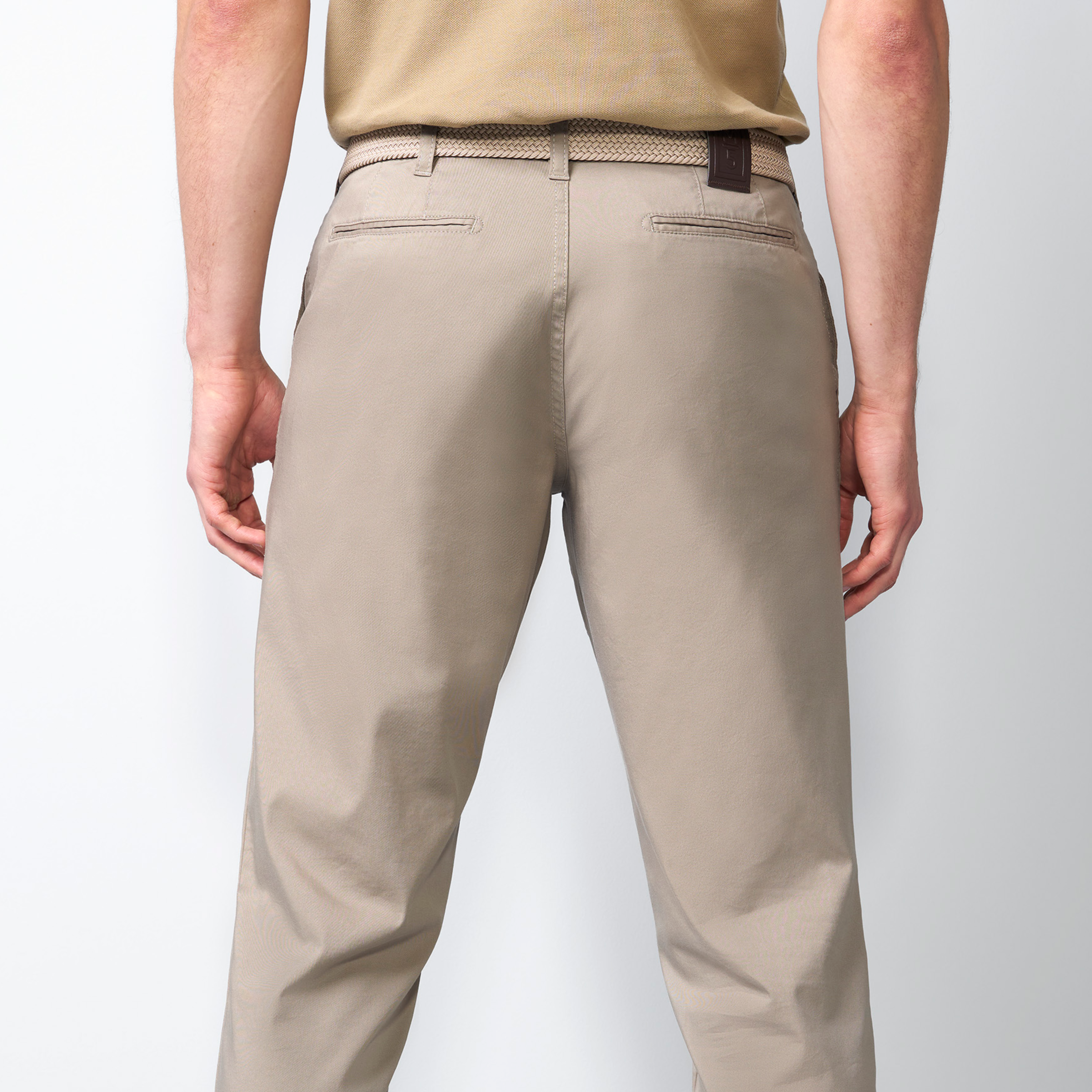 M5 Modern Fit Ultralight Chino - Beige