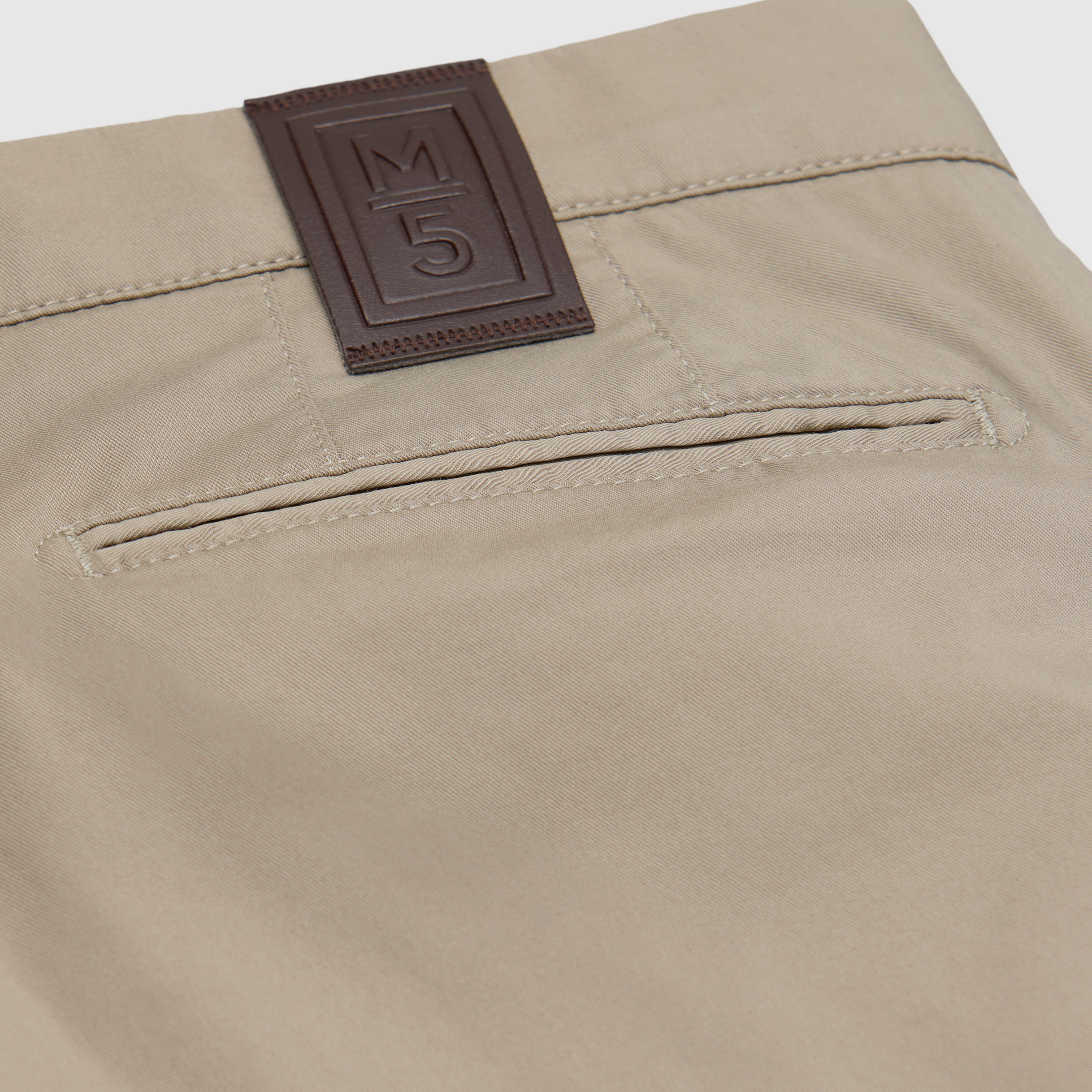 M5 Modern Fit Ultralight Chino - Beige