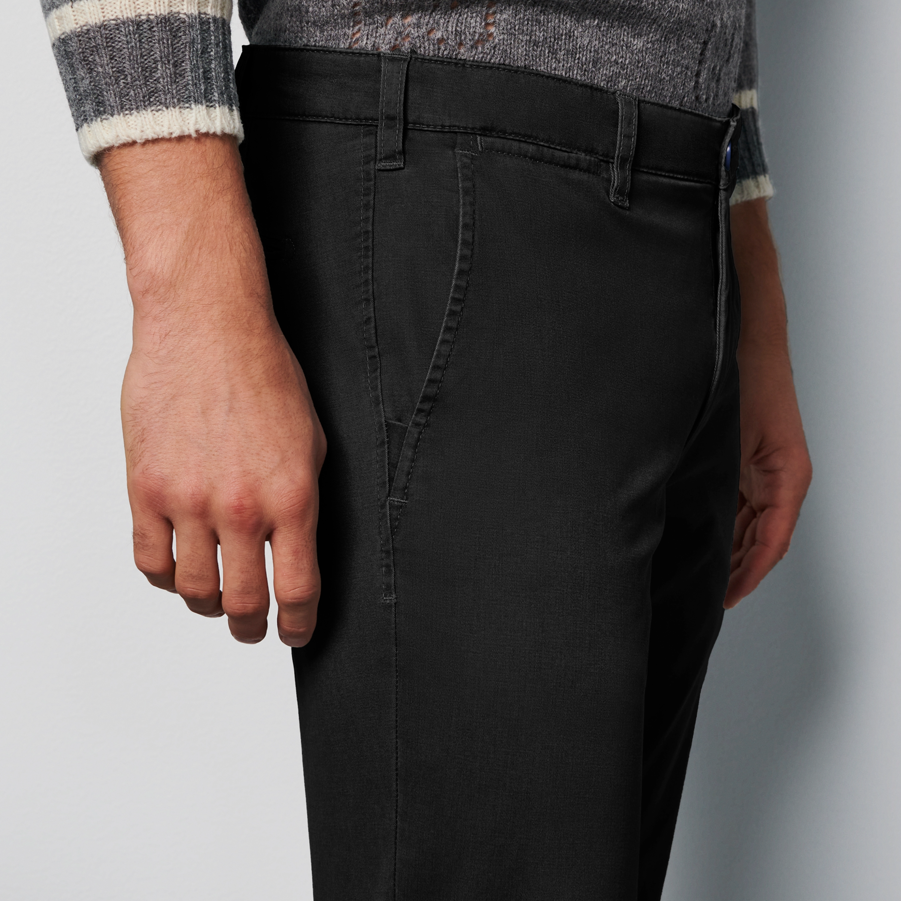 M5 by Meyer Slim Fit Chinos - Black
