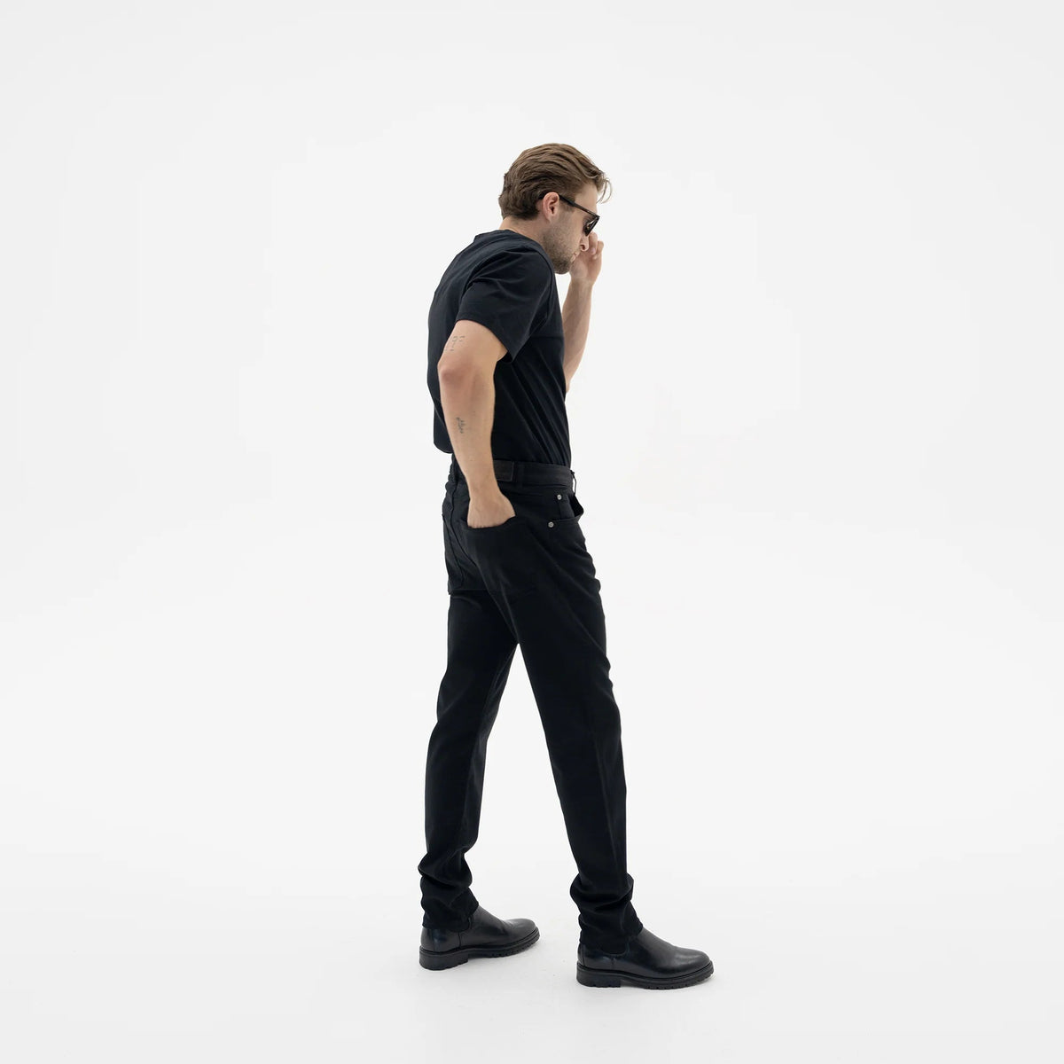 Vingt Quatre Craig Taper Fit Jeans - Stay Black