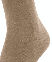 Load image into Gallery viewer, FALKE AIRPORT Socks Camel
