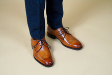 Load image into Gallery viewer, LOAKE Atherton Tan Calf Shoes

