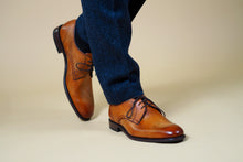 Load image into Gallery viewer, LOAKE Atherton Tan Calf Shoes
