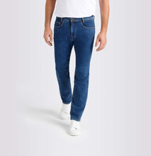 Load image into Gallery viewer, MAC Arne Blue Light Used Denim Jeans
