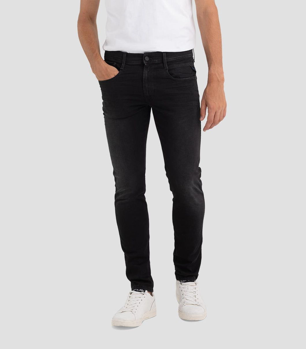 REPLAY HYPERFLEX RE-USED X-LITE Slim Fit Anbass Jeans in Black M914Y 000 661 XRB1