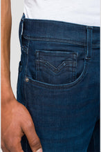 Load image into Gallery viewer, Replay Anbass Hyperflex Slim Fit Jeans Rinse Wash
