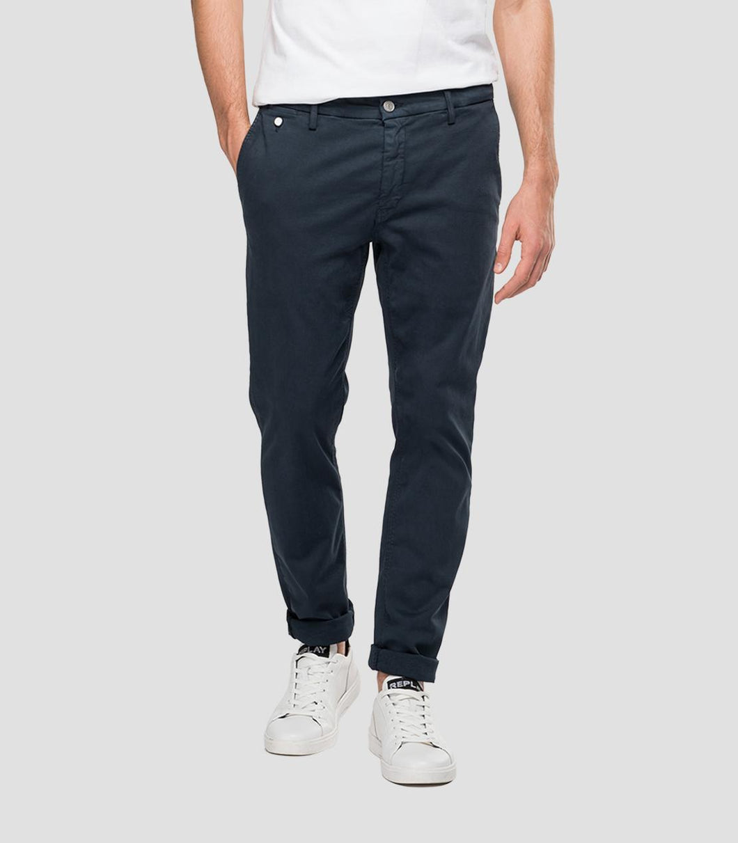 REPLAY HYPERFLEX COLOR X.L.I.T.E. Regular Fit Benni Chinos in Navy M9722A 8366197