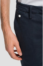 Load image into Gallery viewer, REPLAY HYPERFLEX COLOR X.L.I.T.E. Regular Fit Benni Chinos in Navy M9722A 8366197
